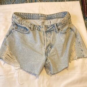 ☄️Price Drop $10☄️Denim 90’s Boyfriend shorts Low waist denim size 4